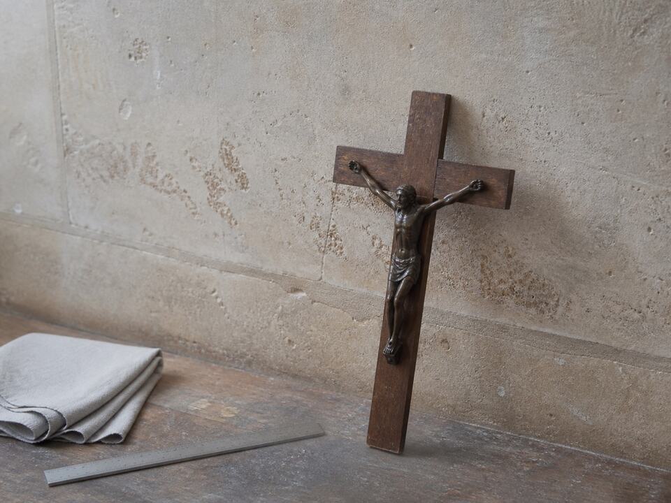 Crucifixes & Sacred Images: an editorial object study