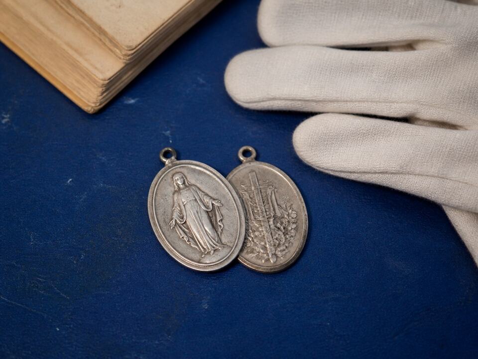 Medals, Scapulars & Sacramentals: an editorial object study