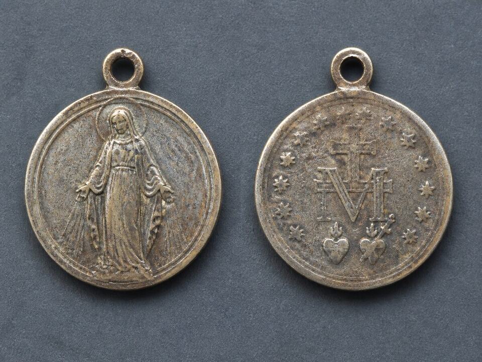 Catholic medals guide: a related devotional object